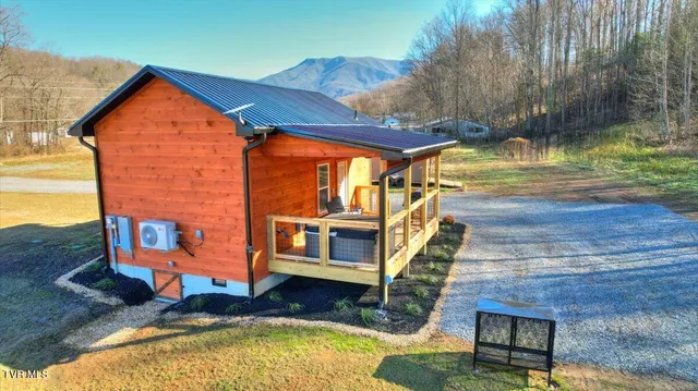 $329,900 | 191 Tn-32 Highway, Cosby, TN 37722