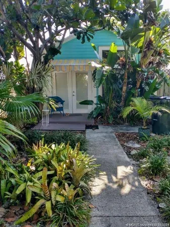 $1,965 | 429 North J Street, Lake Worth, FL 33460