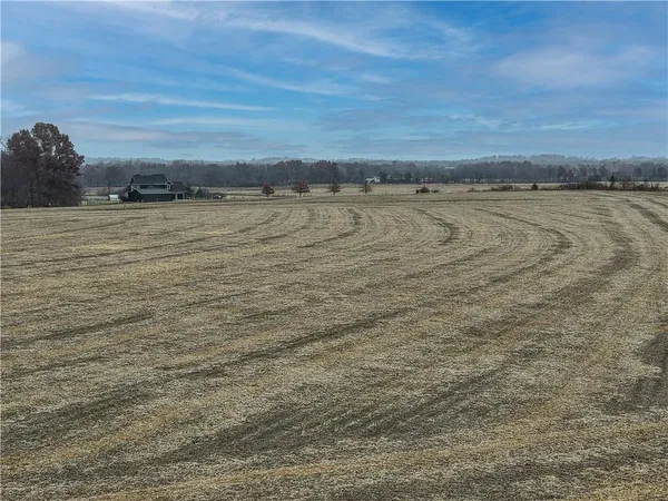 $195,000 | 3 South Pryor Road, Pleasant Hill, MO 64080