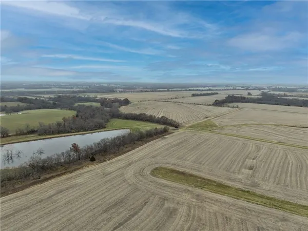 $195,000 | 3 South Pryor Road, Pleasant Hill, MO 64080