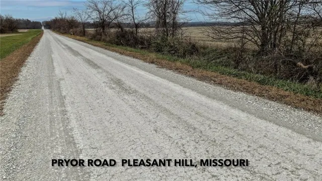 $195,000 | 3 South Pryor Road, Pleasant Hill, MO 64080