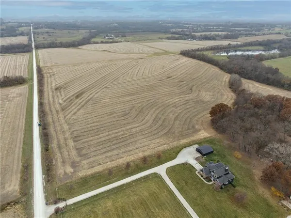 $195,000 | 3 South Pryor Road, Pleasant Hill, MO 64080