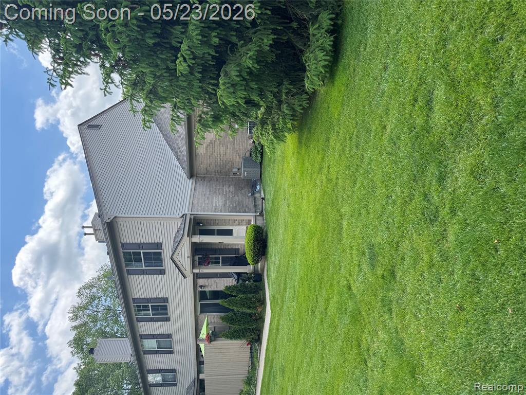 70 Pine Tree Ridge, Unit 2 Waterford, MI 48327 - Photo 28 of 36