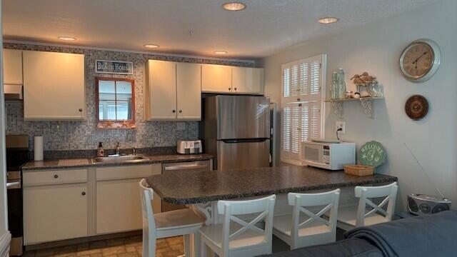 371 Mile Road, Unit 111 Wells, ME 04090 - Photo 5 of 19 KITCHEN