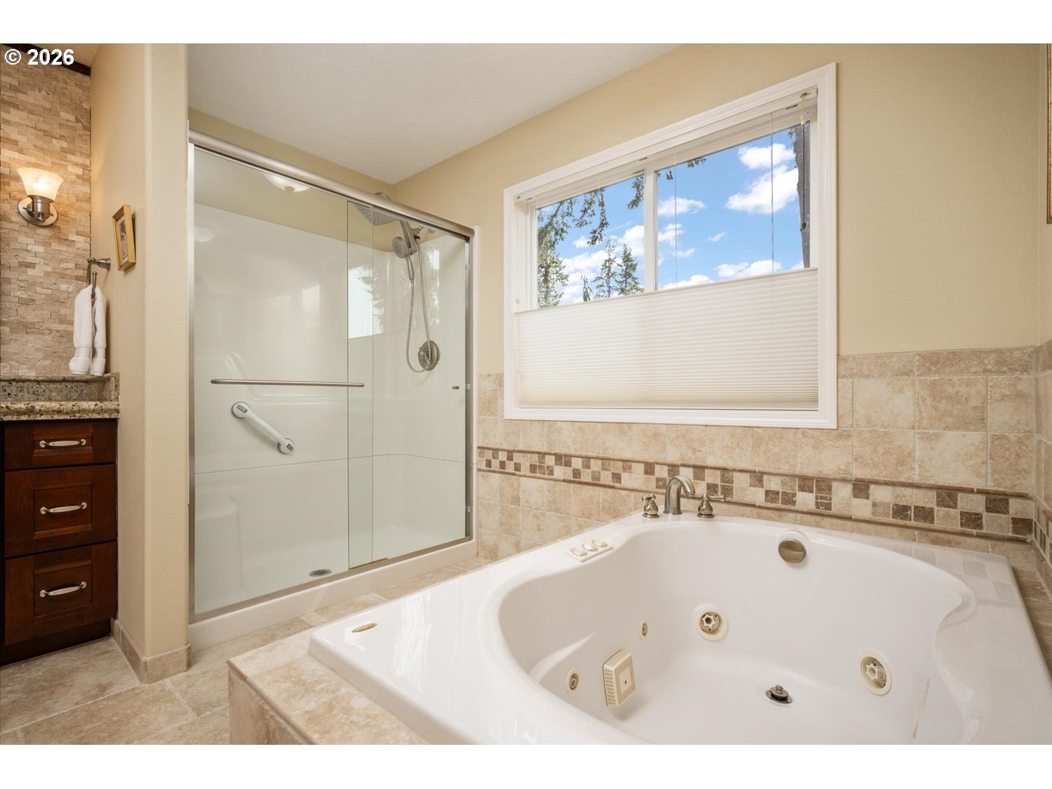 17460 Southwest 108th Place Tualatin, OR 97062 - Photo 35 of 48 Bathroom, Attached