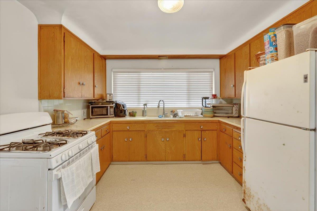 1148 Modoc Street Seaside, CA 93955 - Photo 10 of 26