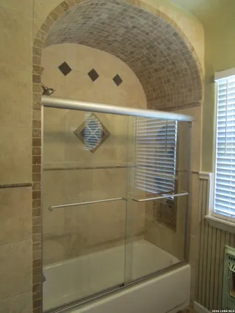 $1,900 | 411 West Elsmere Place, San Antonio, TX 78212