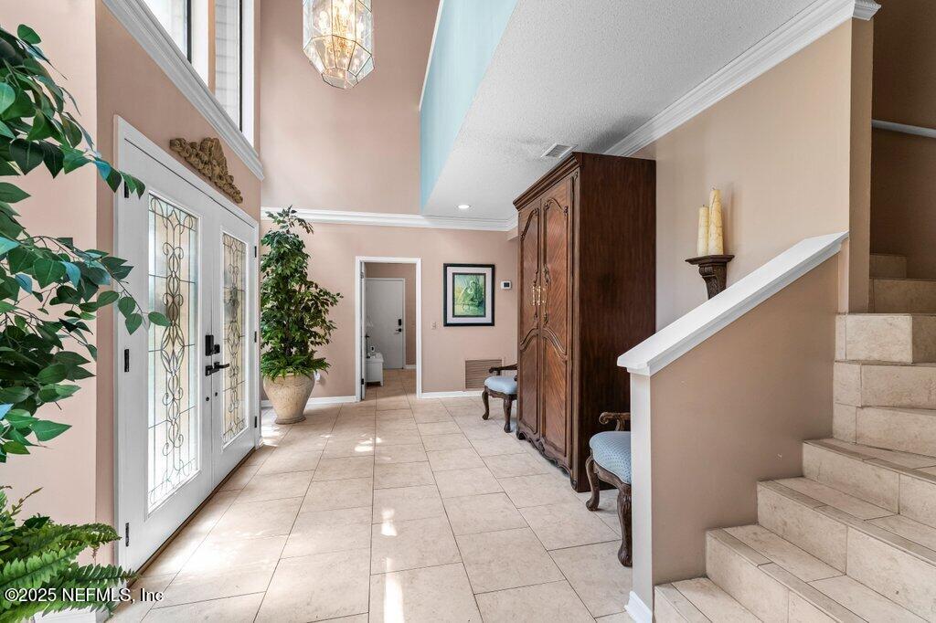 2010 Shadow Lane Neptune Beach, FL 32266 - Photo 4 of 61 Foyer
