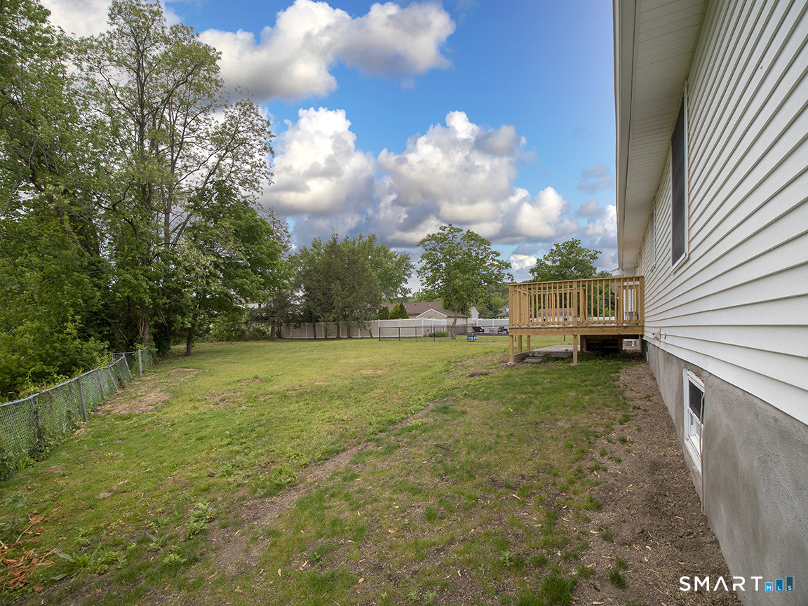 6 Warren Road Woodbridge, CT 06525 - Photo 7 of 35
