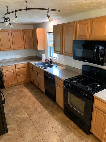 1498 Marshall Road Monaca, PA 15061 - Photo 6 of 11 Gallery Image 6