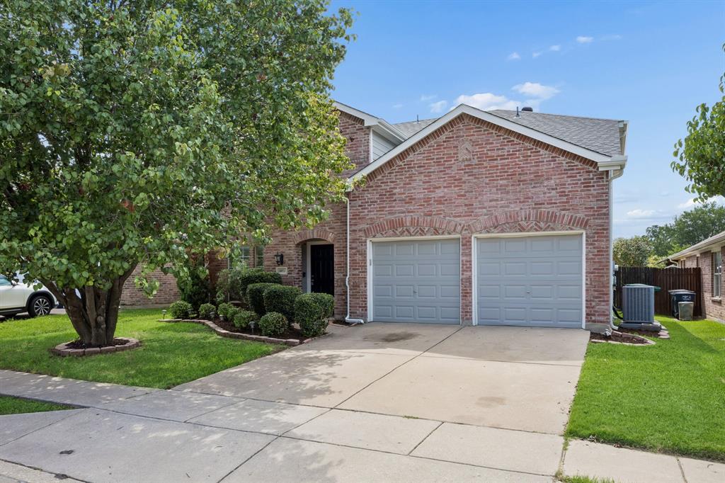 14053 Lost Spurs Road Fort Worth, TX 76262 - Photo 2 of 24