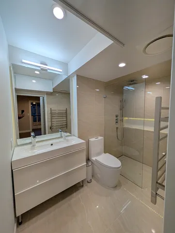 $349,900 | 8735 West Catherine Avenue, Unit 8, Chicago, IL 60656