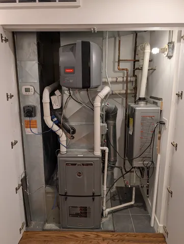 $349,900 | 8735 West Catherine Avenue, Unit 8, Chicago, IL 60656