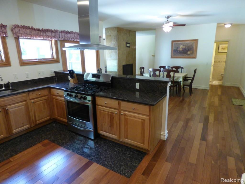 4685 Orion Road Rochester, MI 48306 - Photo 13 of 56 P1250904.jpg