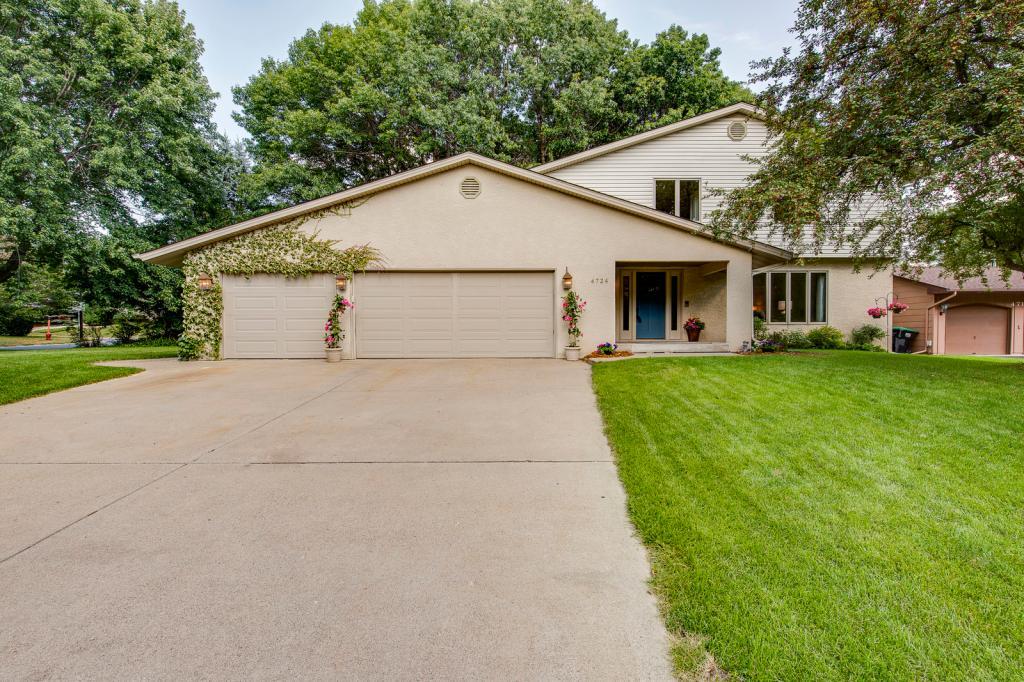 4724 Chandler Road Shoreview, MN 55126 - Photo 1 of 37 Gallery Image 1
