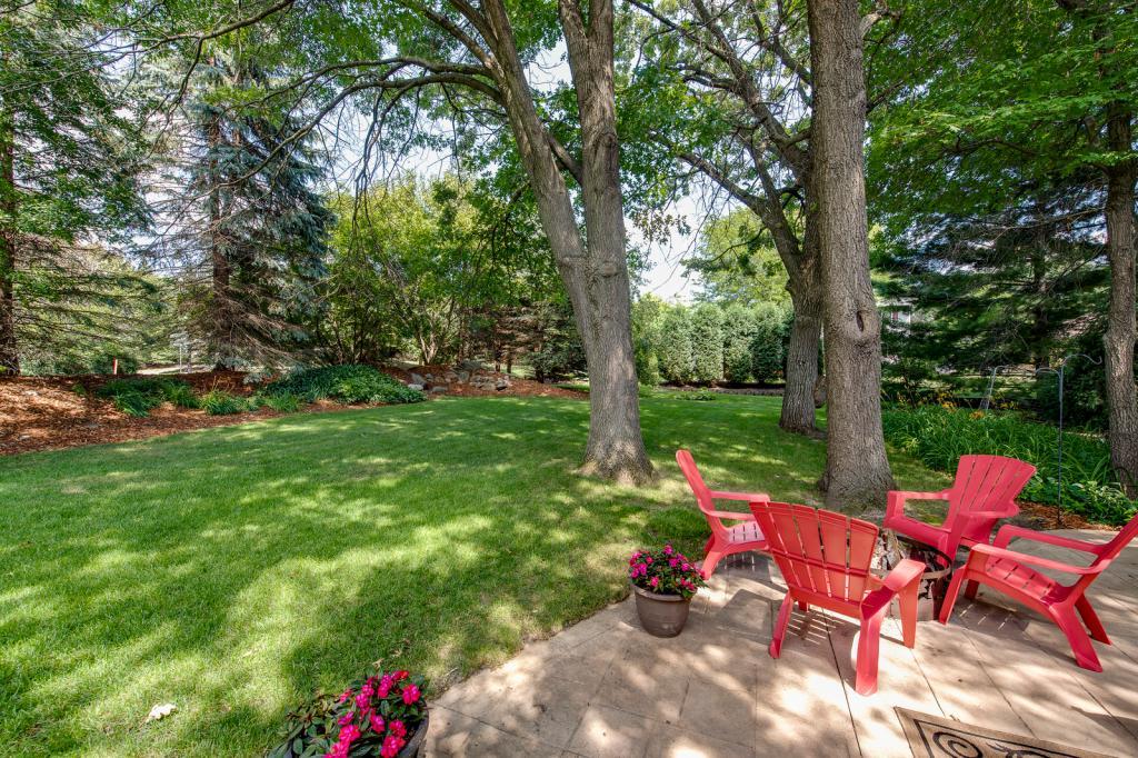4724 Chandler Road Shoreview, MN 55126 - Photo 2 of 37 Gallery Image 2