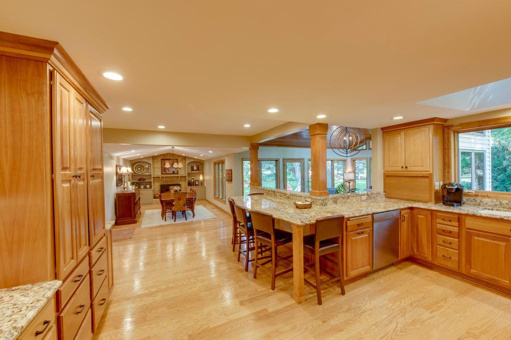 4724 Chandler Road Shoreview, MN 55126 - Photo 15 of 37 Gallery Image 15