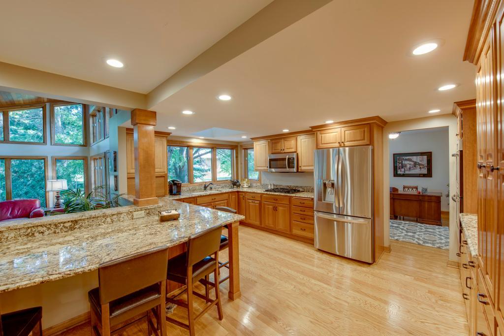 4724 Chandler Road Shoreview, MN 55126 - Photo 16 of 37 Gallery Image 16