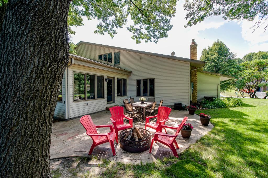 4724 Chandler Road Shoreview, MN 55126 - Photo 4 of 37 Gallery Image 4