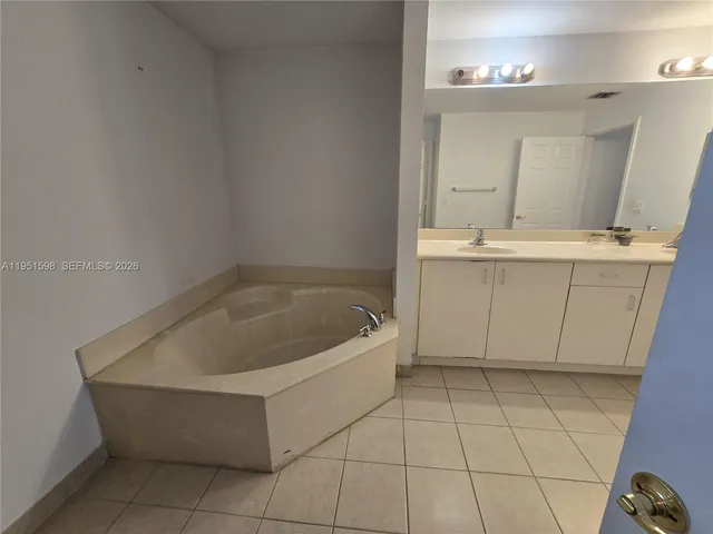 $2,300 | 3601 Northwest 14th Court, Unit 3601, Lauderhill, FL 33311