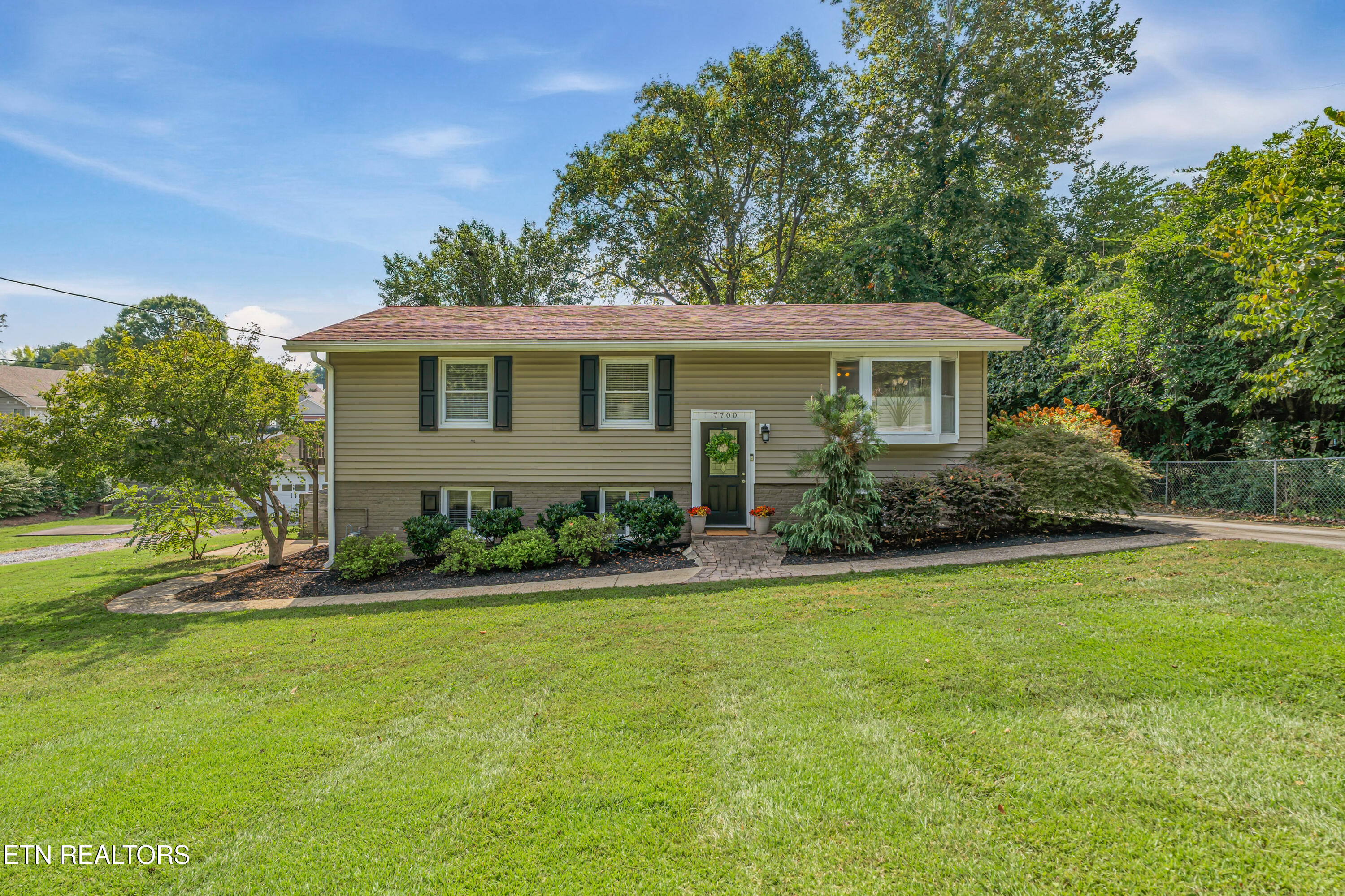 7700 Nubbin Ridge Road Southwest Knoxville, TN 37919 - Photo 1 of 37 1-print-7700 Nubbin Ridge Road-52