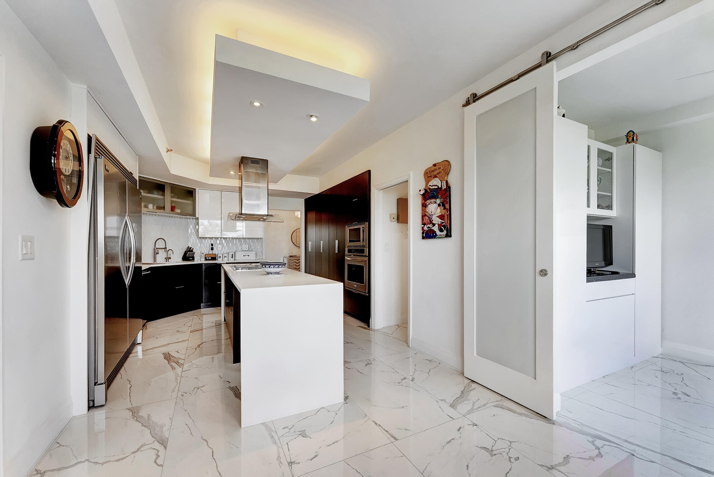 7235 Promenade Drive, Unit J302 Boca Raton, FL 33433 - Photo 17 of 40 Kitchen