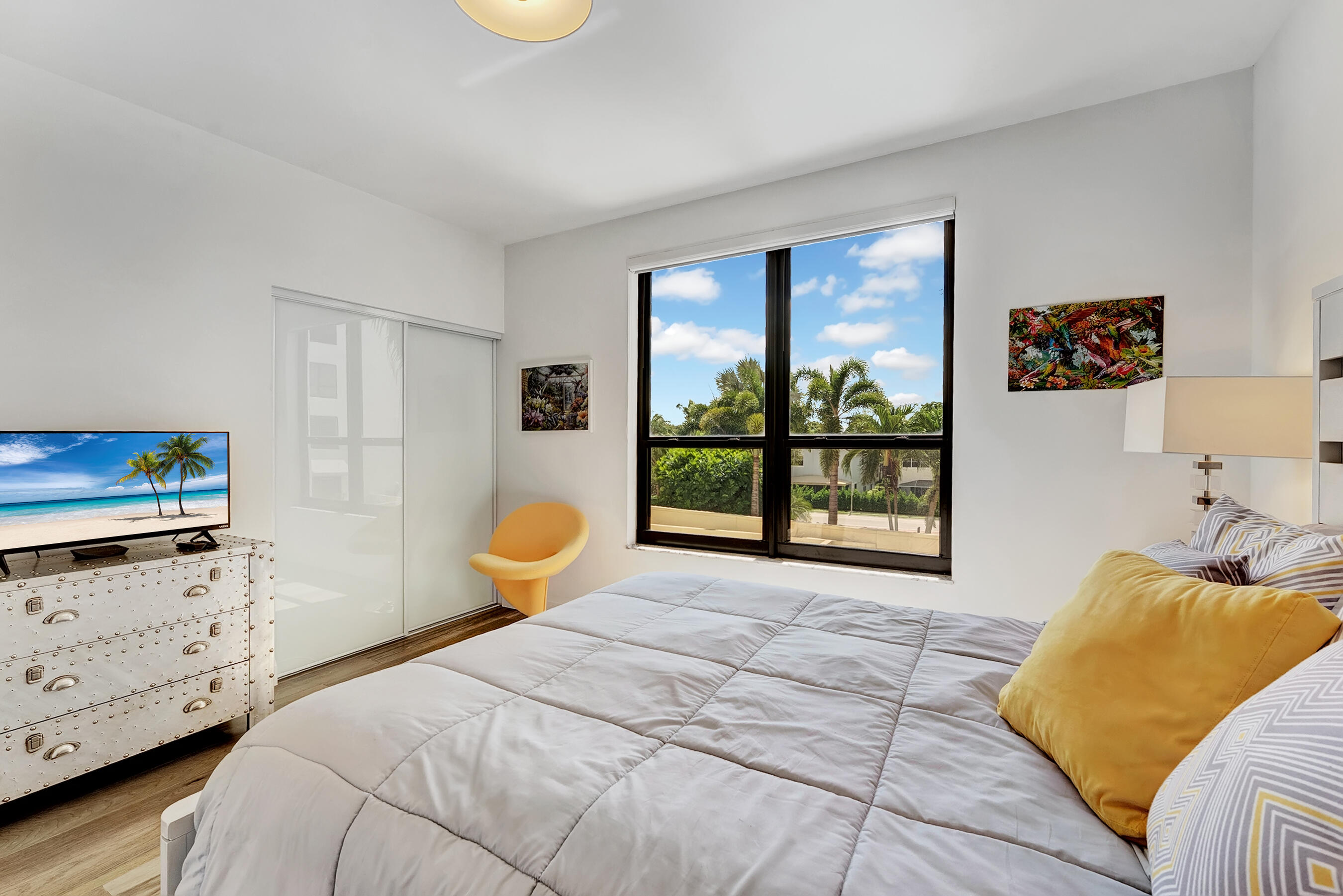 7235 Promenade Drive, Unit J302 Boca Raton, FL 33433 - Photo 20 of 40 Guest room