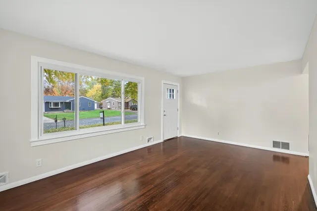 $349,900 | 165 Sherrie Lane, Woodbury, MN 55125