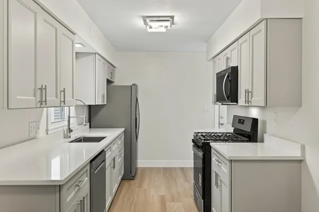 $349,900 | 165 Sherrie Lane, Woodbury, MN 55125