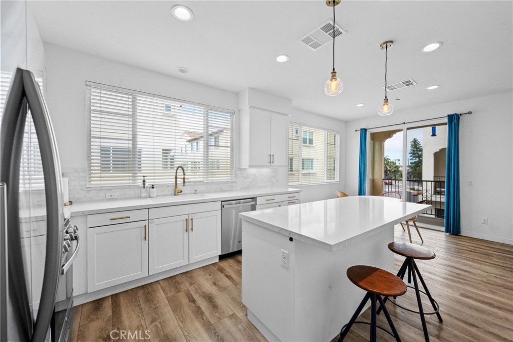322 Ford Road Costa Mesa, CA 92627 - Photo 3 of 24