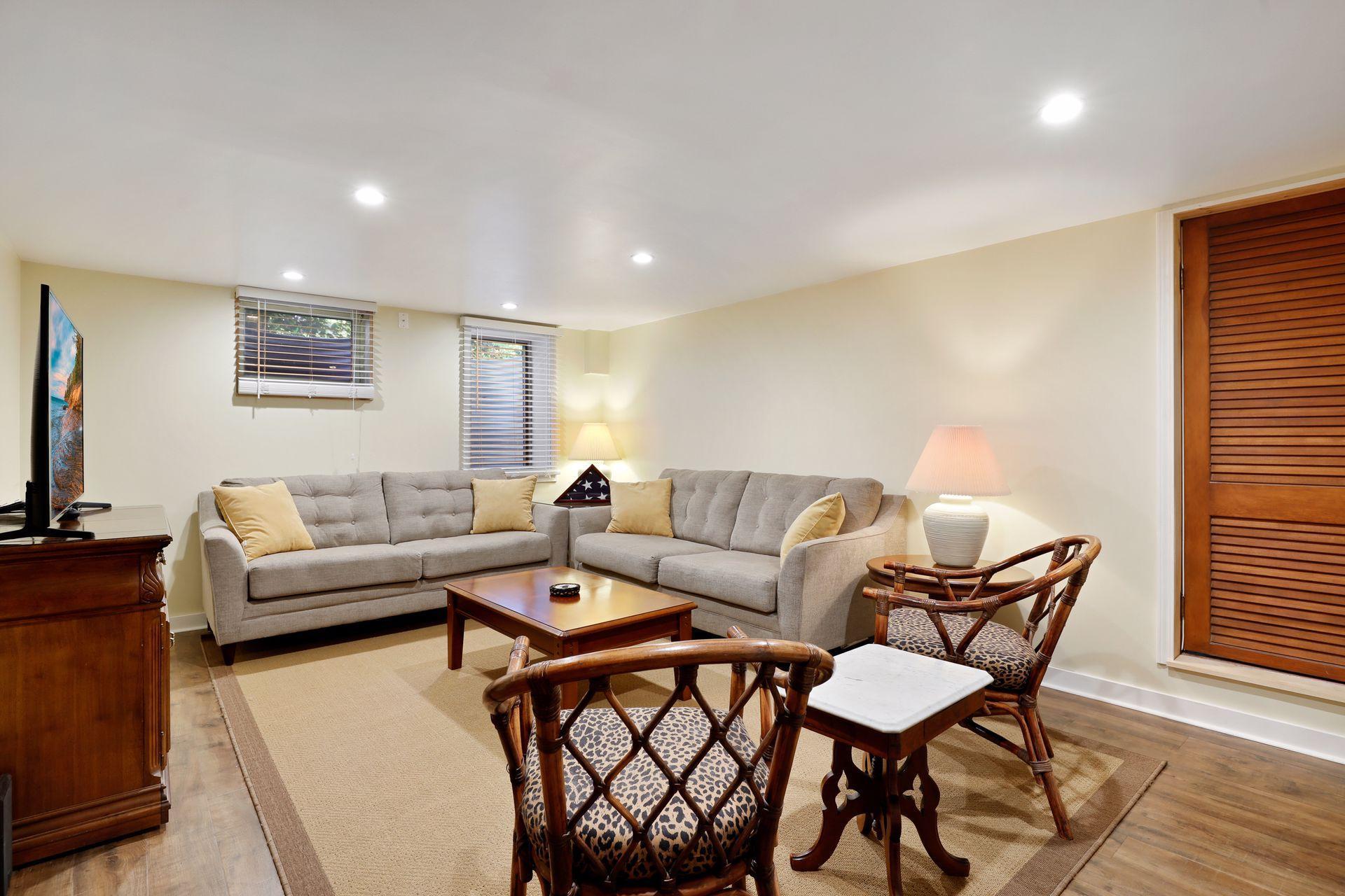 8800 Zenith Road Bloomington, MN 55431 - Photo 25 of 34