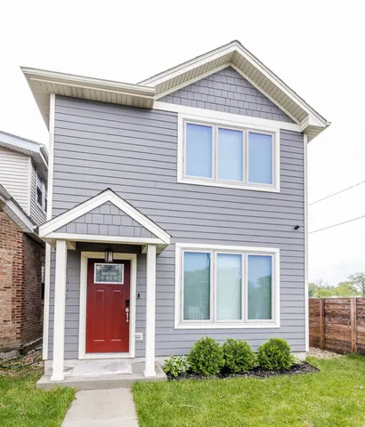 $3,200 | 1300 South Heath Avenue, Chicago, IL 60608