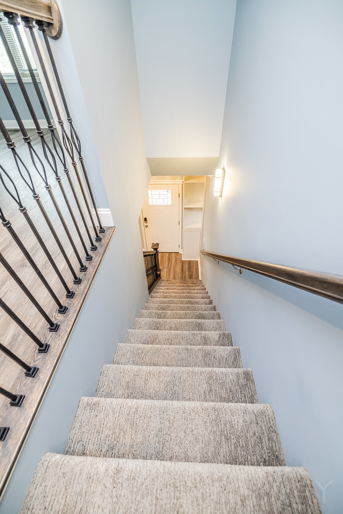 1300 South Heath Avenue Chicago, IL 60608 - Photo 27 of 55 a view of entryway