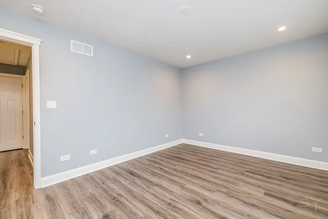 $3,200 | 1300 South Heath Avenue, Chicago, IL 60608