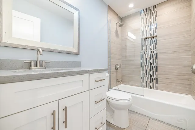 $3,200 | 1300 South Heath Avenue, Chicago, IL 60608