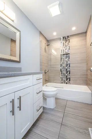 $3,200 | 1300 South Heath Avenue, Chicago, IL 60608