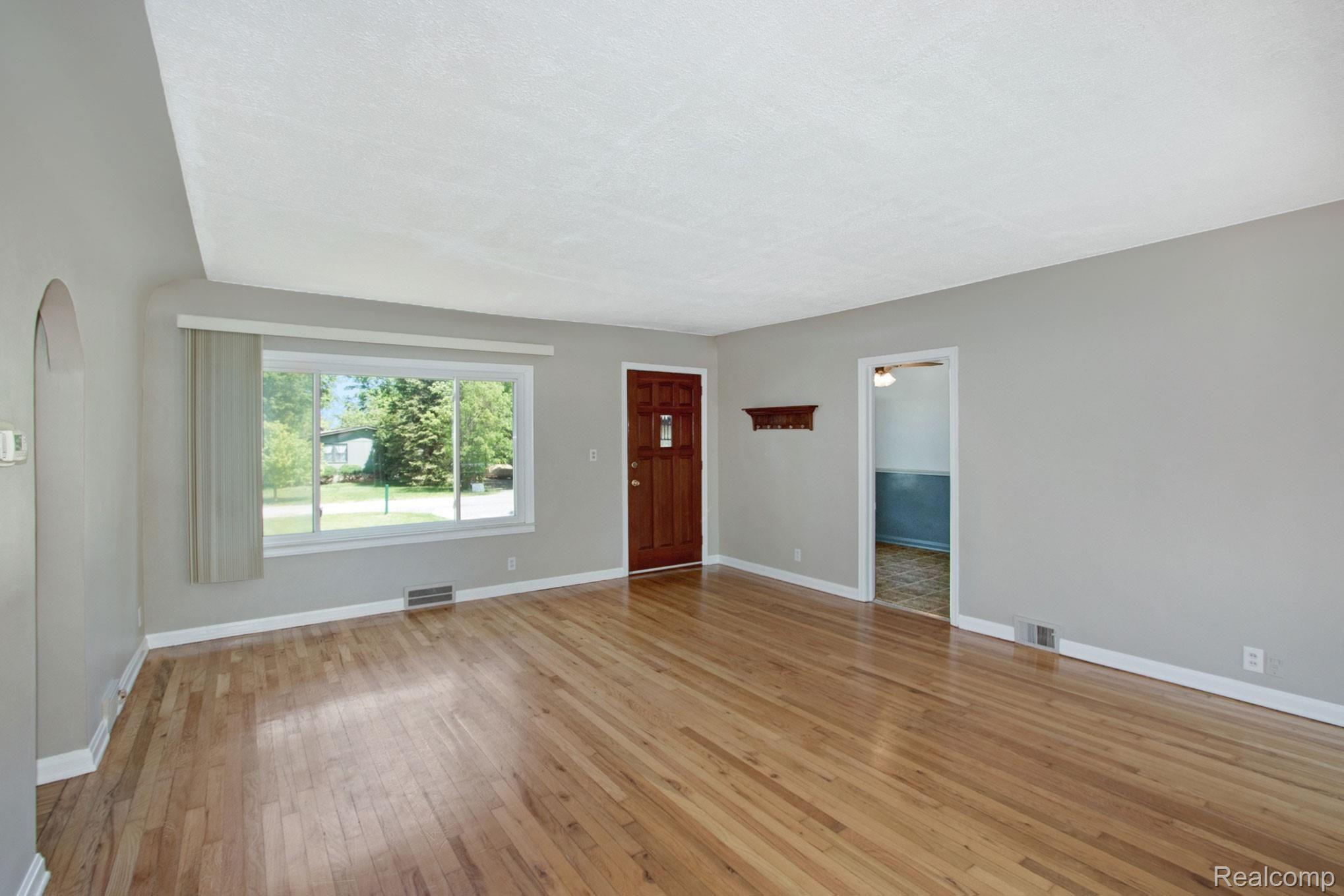 11780 Kaeding Road Romeo, MI 48065 - Photo 6 of 35 052620_16_7.jpg