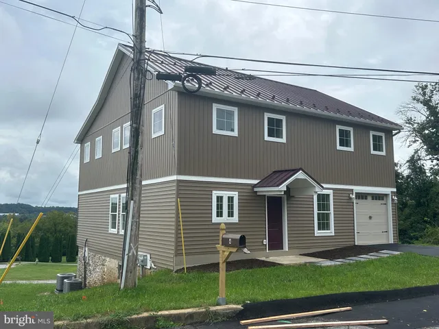 $2,800 | 4 Old Kings Highway West, Downingtown, PA 19335