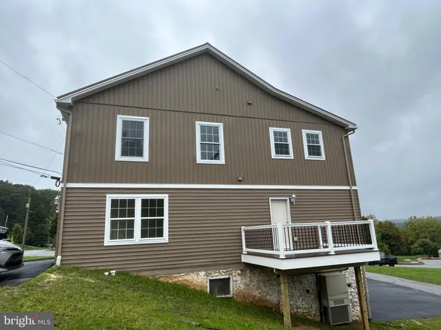 $2,800 | 4 Old Kings Highway West, Downingtown, PA 19335