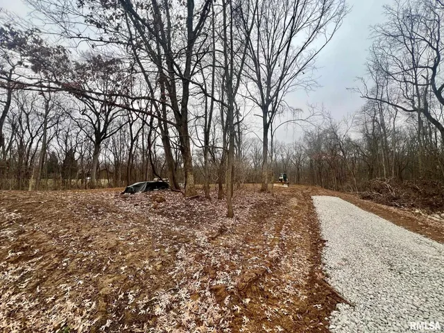 $42,000 | 50-52 Hideaway Estates Road, Petersburg, IL 62675