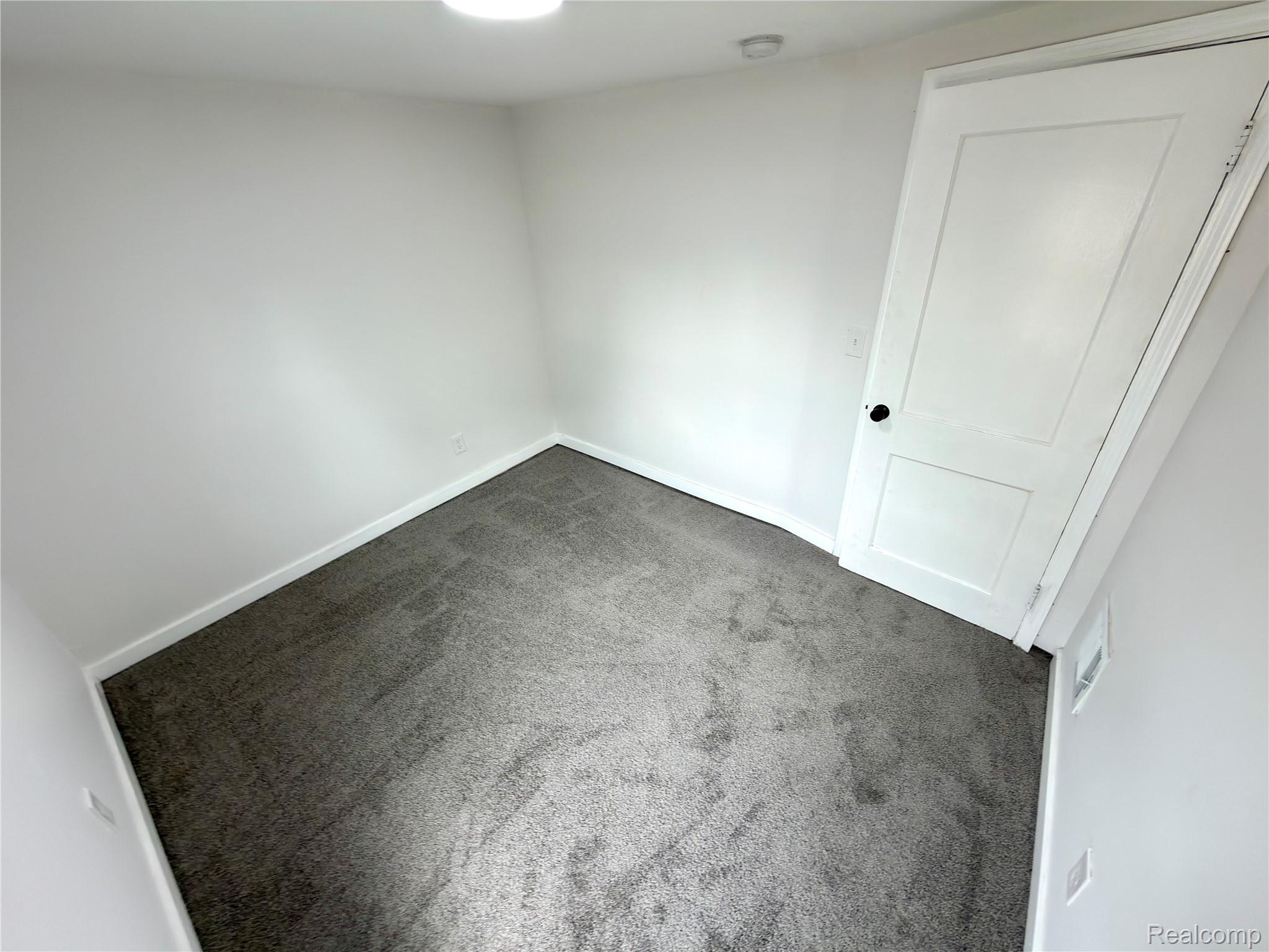 114 Pine Street River Rouge, MI 48218 - Photo 15 of 22 114 pine river rouge (16).JPG