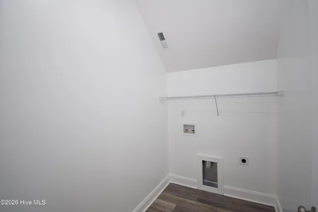 $1,800 | 825 Sarah Rebecca Drive, Unit B, Greenville, NC 27834