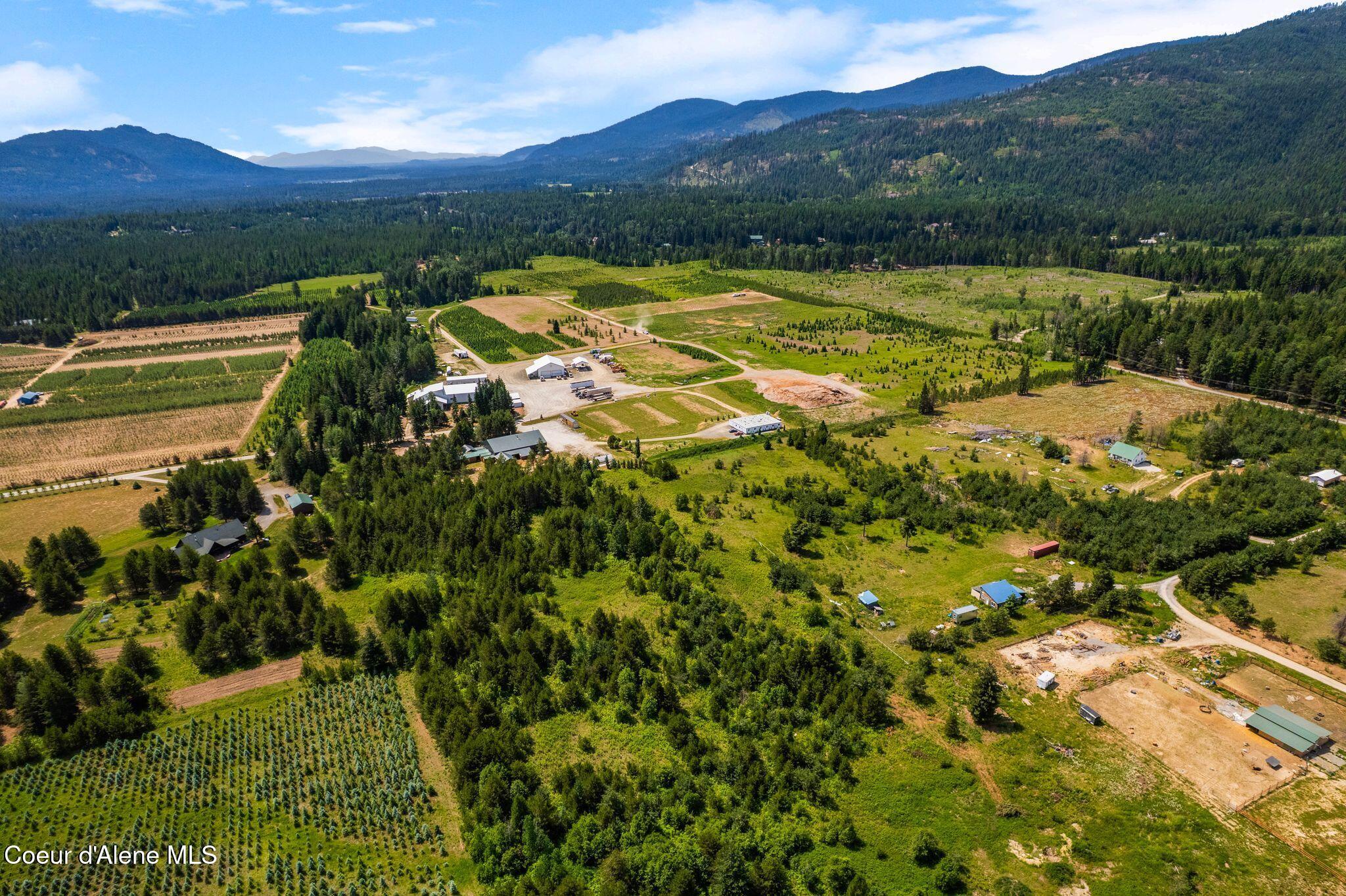 632 Cascade Lane Naples, ID 83847 - Photo 8 of 15 DJI_0629 (1)