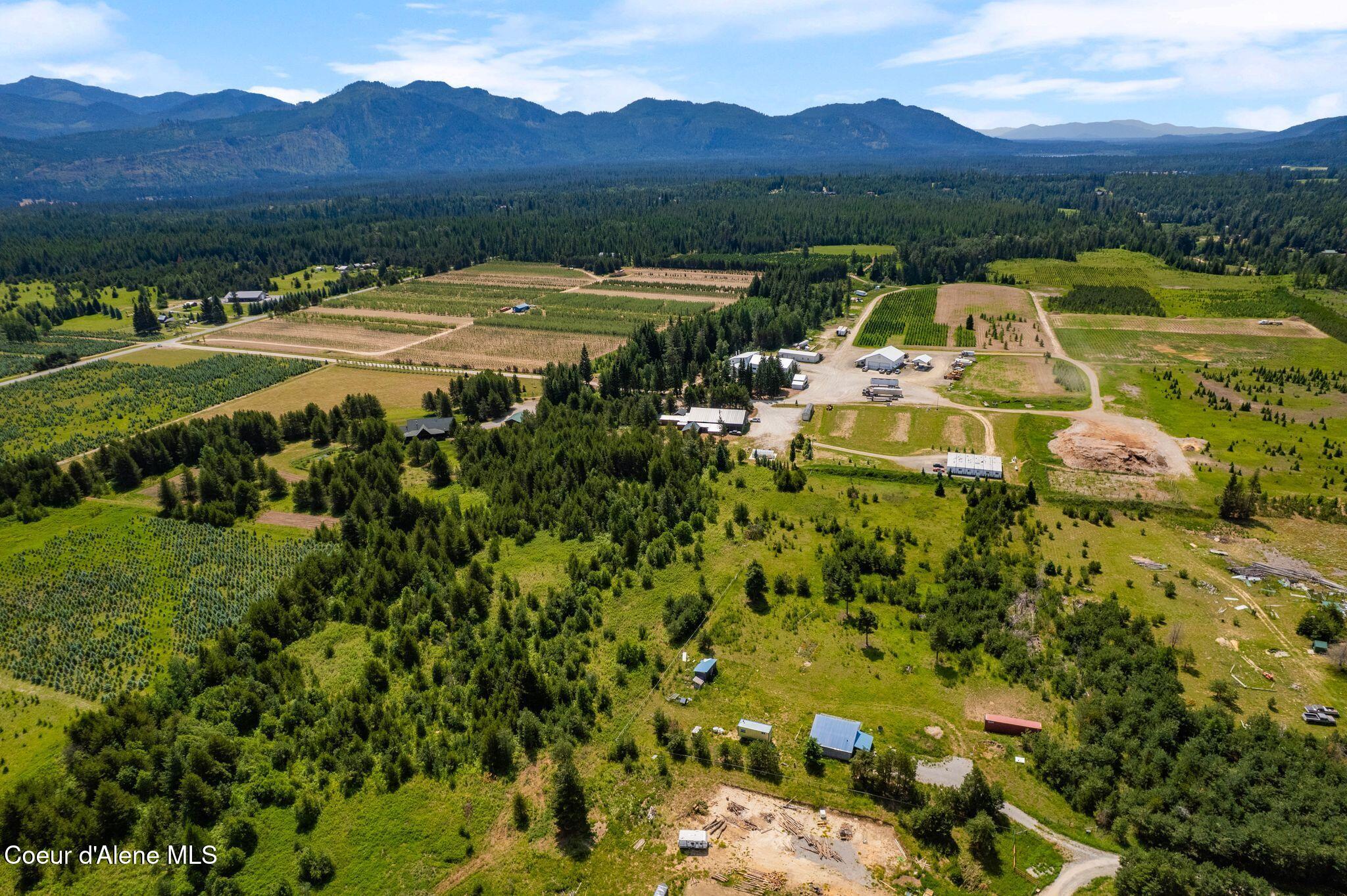 632 Cascade Lane Naples, ID 83847 - Photo 9 of 15 DJI_0634 (1)