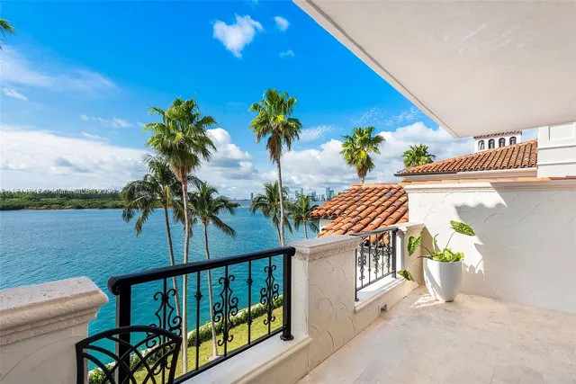 $4,600,000 | 2444 Fisher Island Drive, Unit 5404, Miami Beach, FL 33109