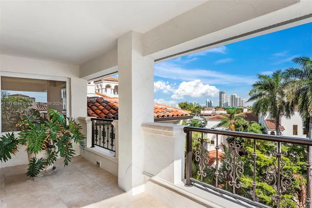 $4,600,000 | 2444 Fisher Island Drive, Unit 5404, Miami Beach, FL 33109