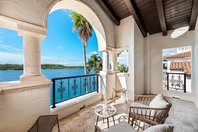 $4,600,000 | 2444 Fisher Island Drive, Unit 5404, Miami Beach, FL 33109
