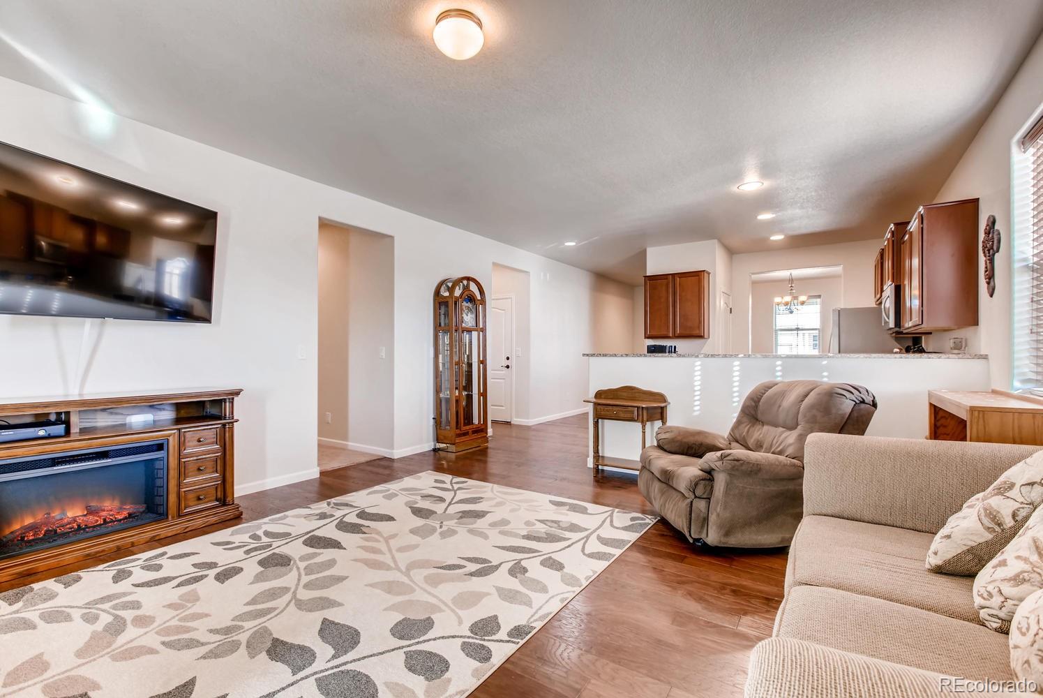 5762 Desert Inn Loop Elizabeth, CO 80107 - Photo 3 of 28 Gallery Image 3