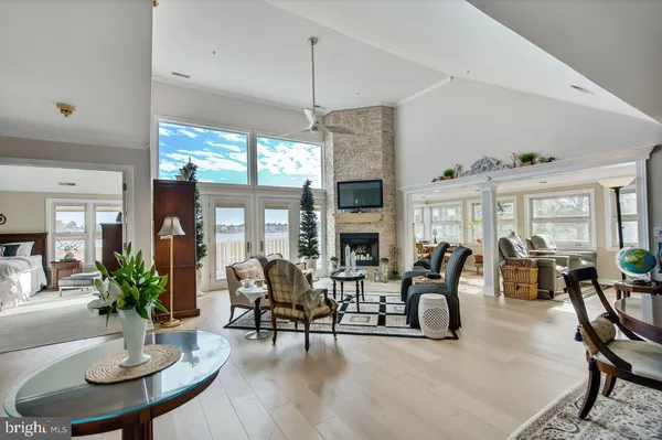 a view of a livingroom with furniture window and outside view