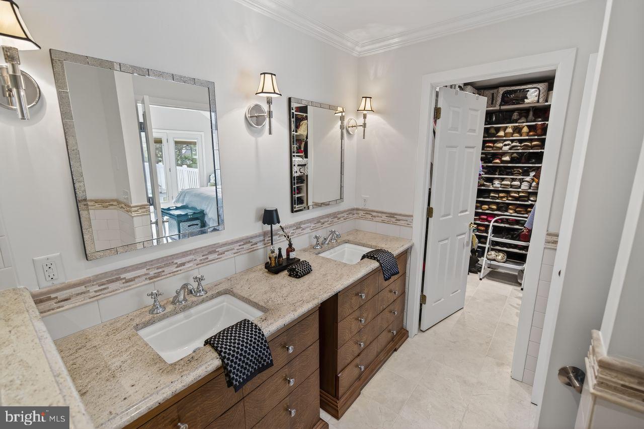 30470 Shore Lane, Unit 5 Ocean View, DE 19970 - Photo 41 of 56 California Closets in Primary Walk-in.